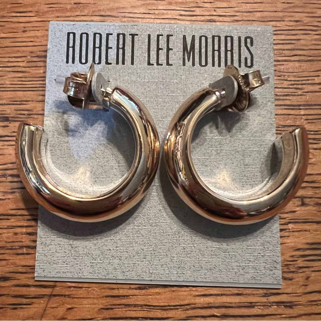 Robert Lee Morris Gold Cuff Earrings 38$